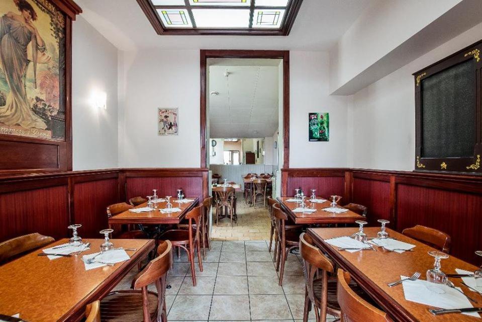 Aux Bons Amis Hotel Reims Luaran gambar